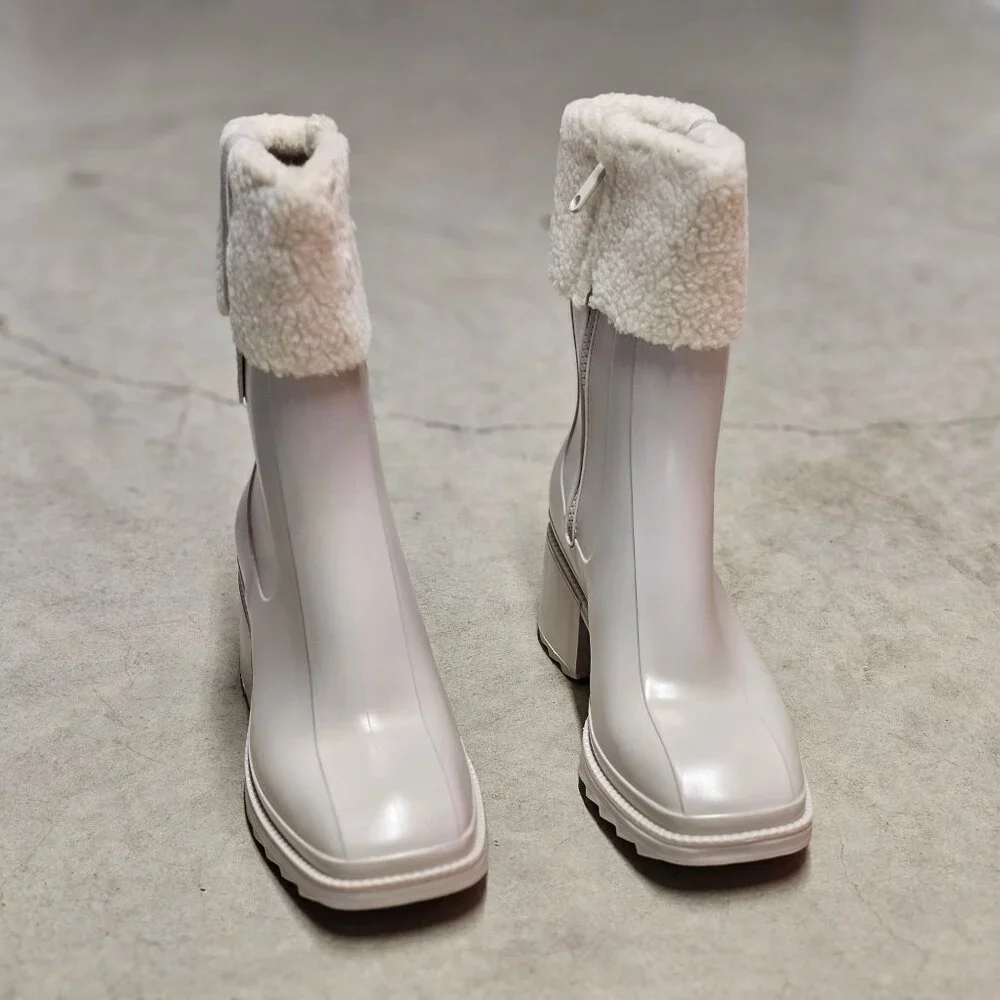 Womens Gray Waterproof Boots With Fleece Lining & Zipper Closure